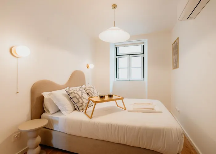 Mary Pink - No 2c - Elegant Two-bedroom