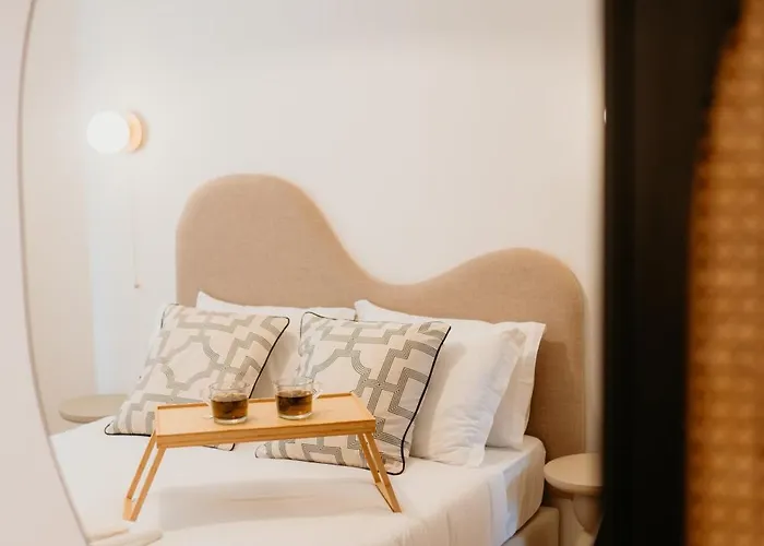 Mary Pink - No 2c - Elegant Two-bedroom