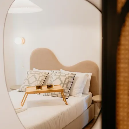 Mary Pink - No 2c - Elegant Two-bedroom